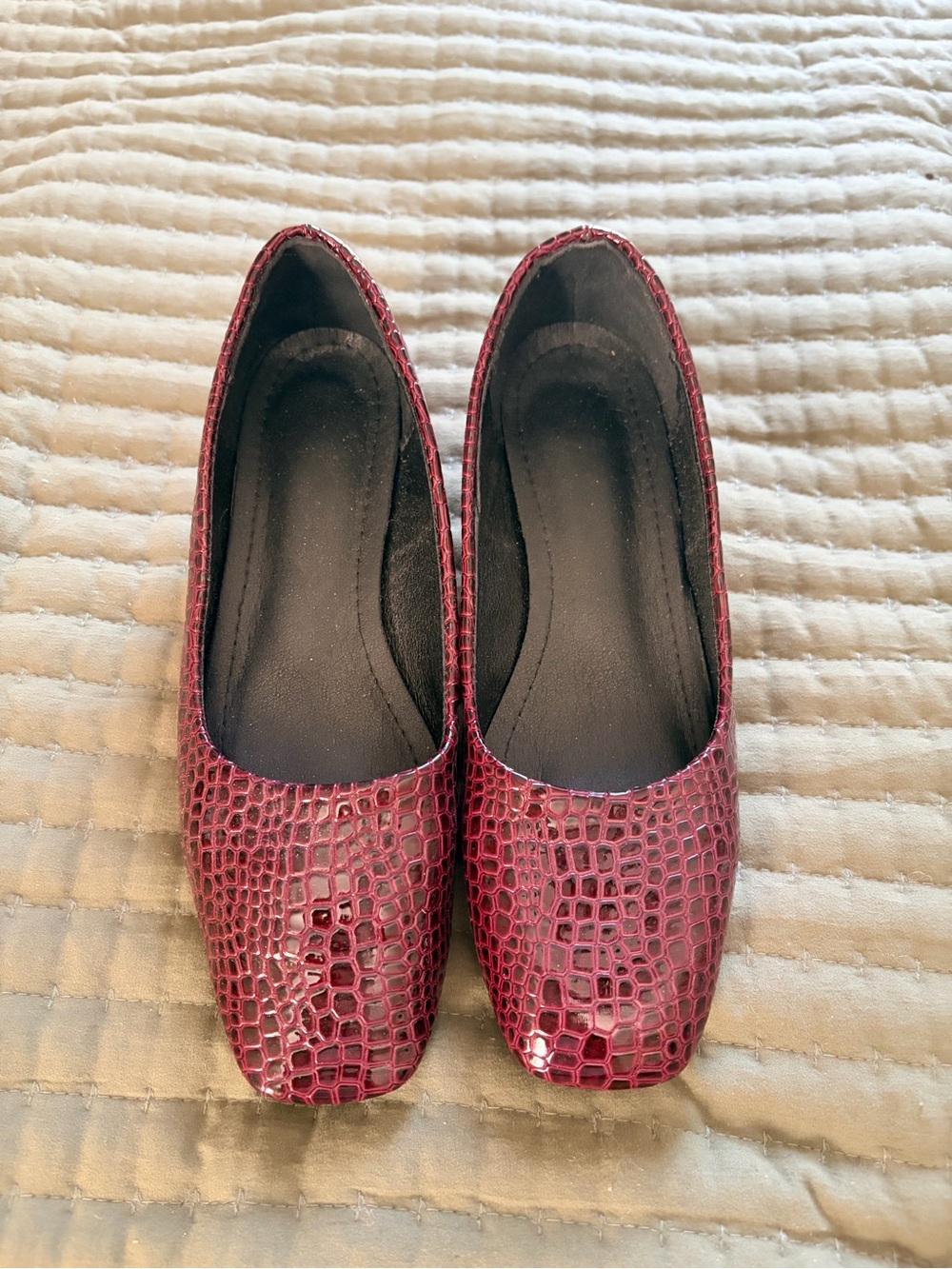 Women's Burgundy Croc-Embossed  Flats